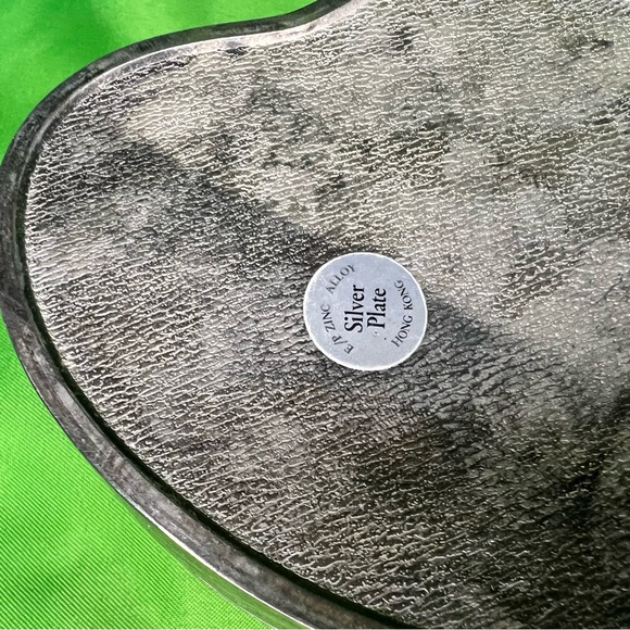 Silver Plated Heart Shaped Metal Box - Picture 4 of 5